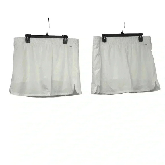 DSG SKORTS WOMENS XL BUNDLE OF TWO STRIDE PURE WHITE PICKLEBALL GOLF TENNIS - Picture 1 of 8